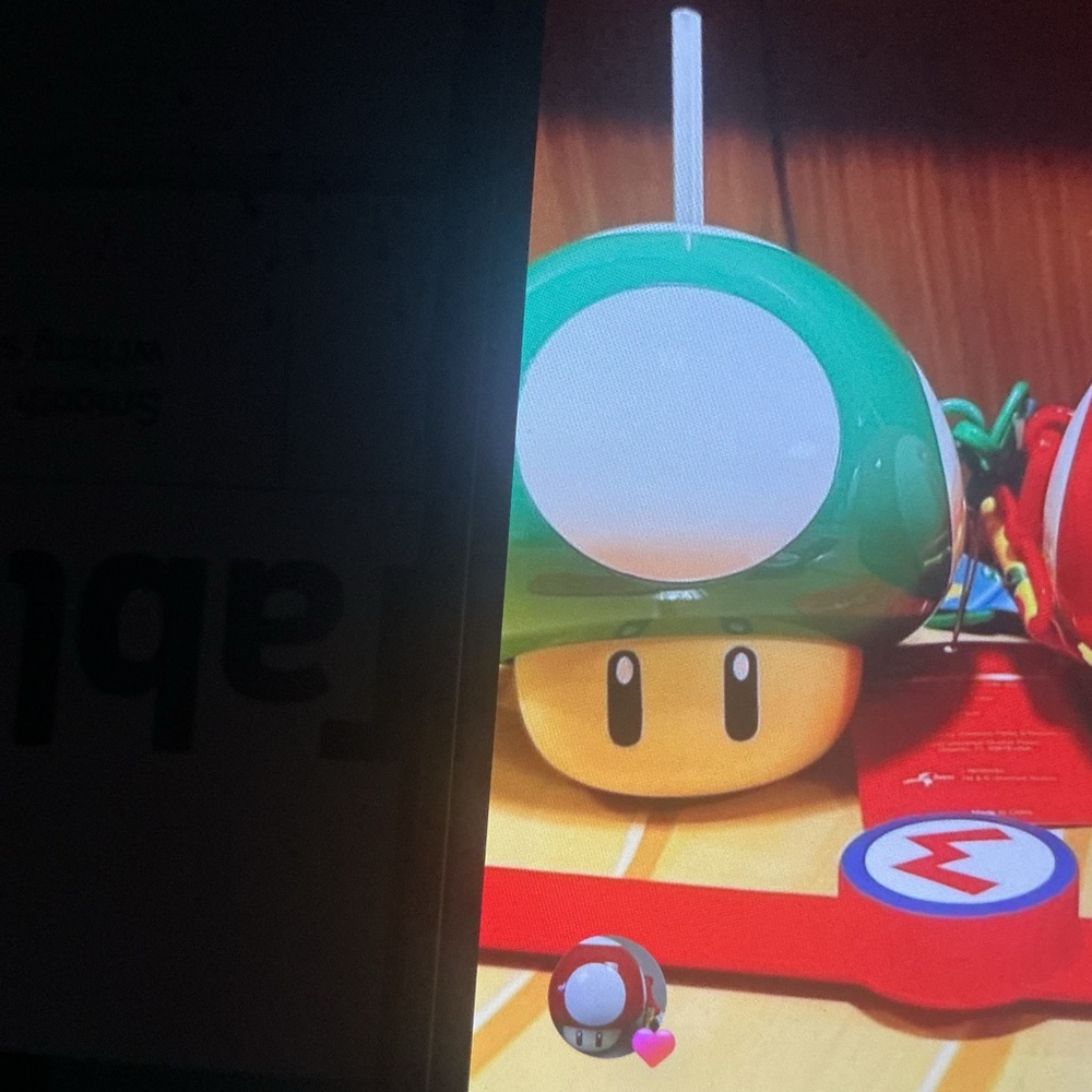 ONE 1️⃣ NEW SUPER NINTENDO 
WORLD MUSHROOM SIPPER CUP RED
OR GREEN - Picture 3 of 12